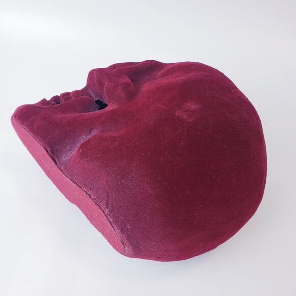 Dark Red Resin Velvet Skull Halloween Tabletop Decor Goth Gothic - Picture 5 of 7